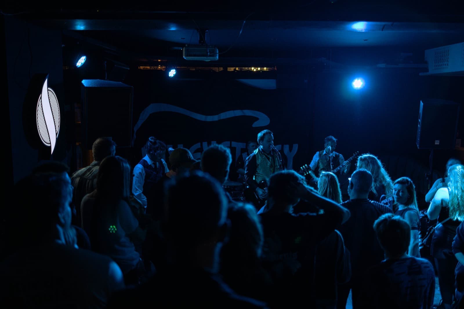 Live optreden en feest in Jeugdhuis De Haajf